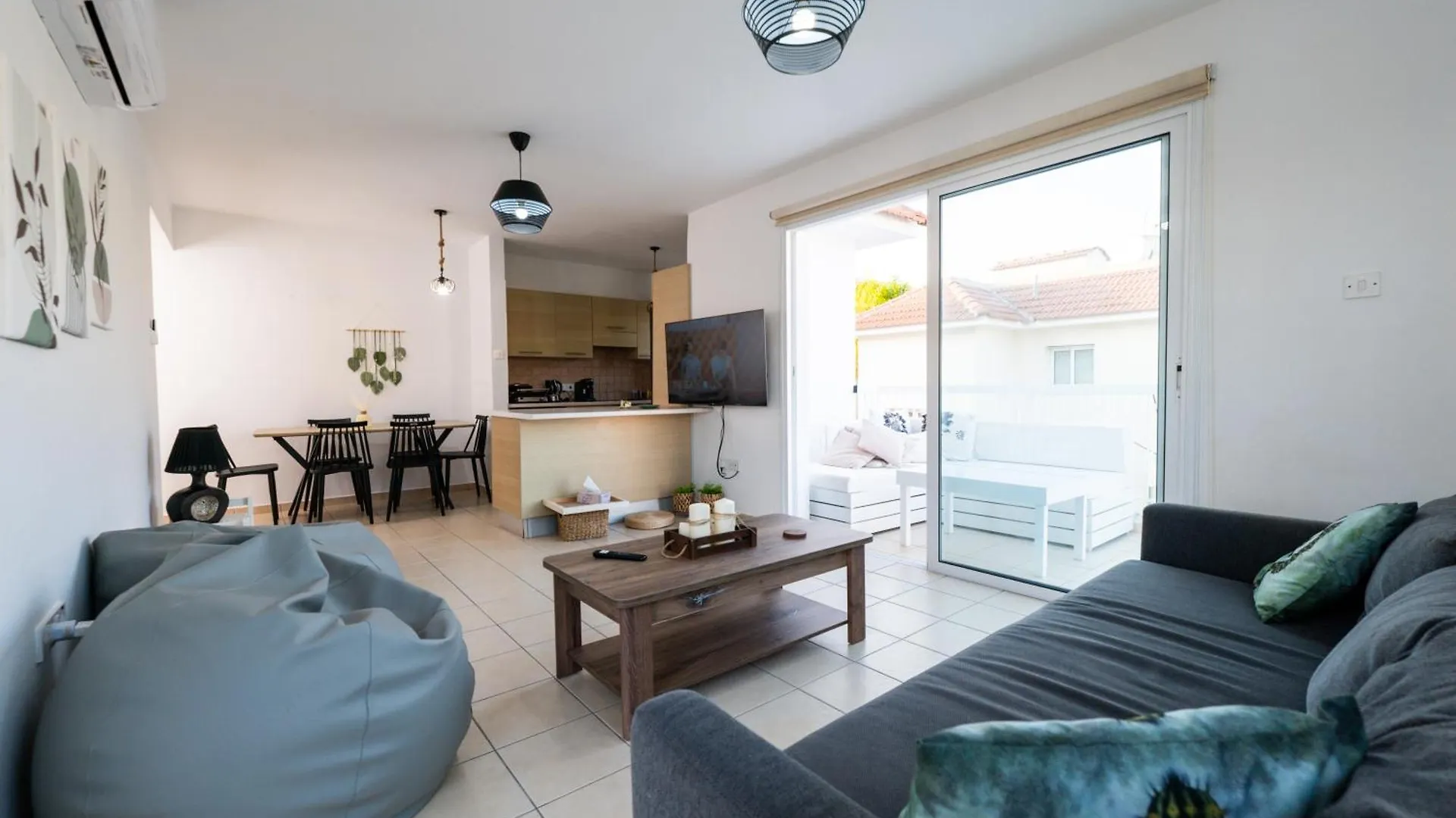 Royal Seaside Stay Protaras